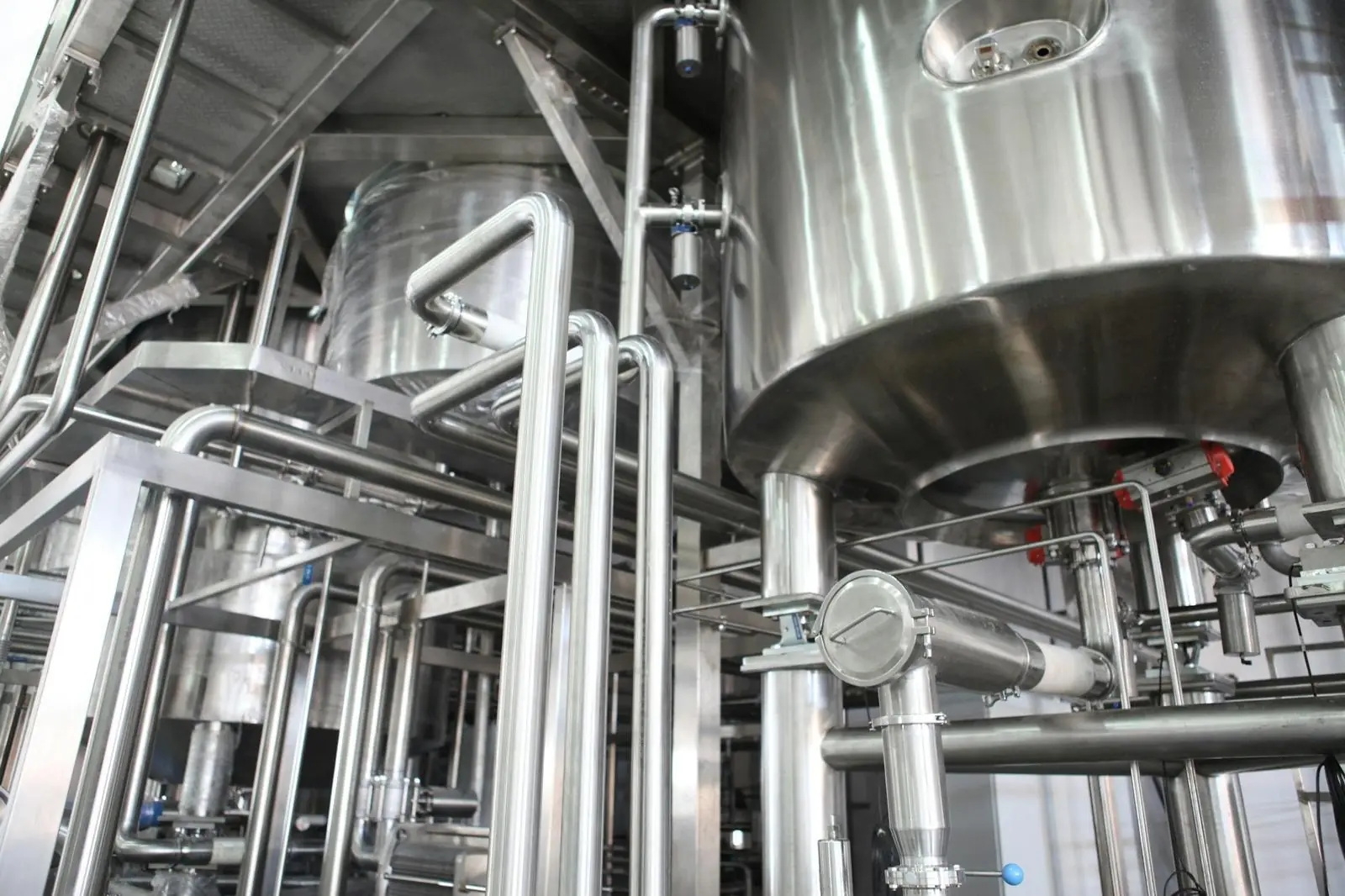 Stainless steel process vessels and piping